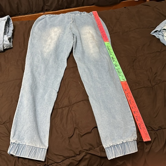 Jeans - Picture 3 of 9